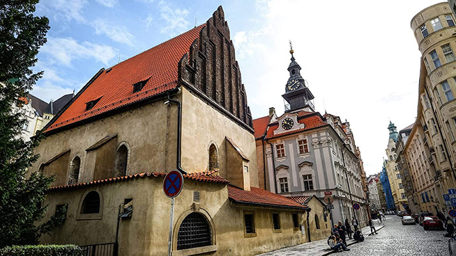 Explore historical synagogues in Prague's Jewish Quarter