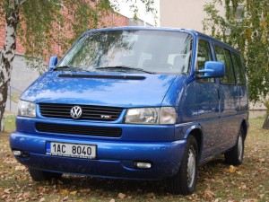 VOLKSWAGEN Van